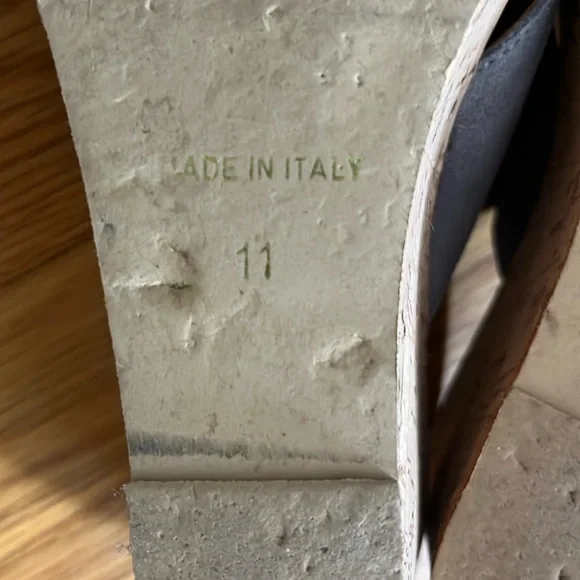 Garnet Hill Wedge Sandals 10 - Picture 6 of 6